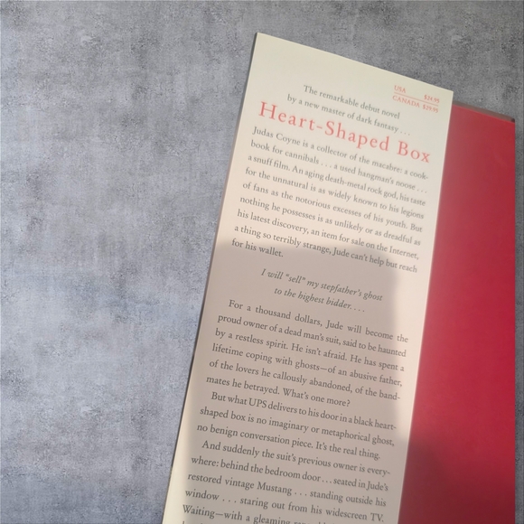 Heart-Shaped Box First Edition Hardcover Book - Picture 4 of 5